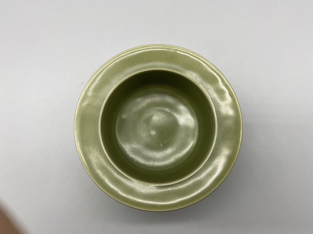 青釉折沿洗
